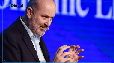 Federico Sturzenegger defendió a Manuel Adorni y aseguró que el Presidente “sabe de su honestidad"