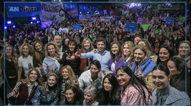 Kicillof en Ensenada: “Las mujeres son la resistencia a Milei”