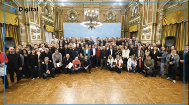 Kicillof reunió a intendentes y denunció el ajuste de Milei en salud