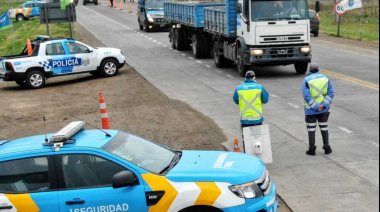 Autopista Buenos Aires-La Plata: un policía vial fue atropellado en un control
