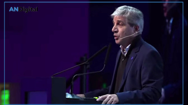 Caputo: “La economía se va a llevar puesta a la política en el año electoral”