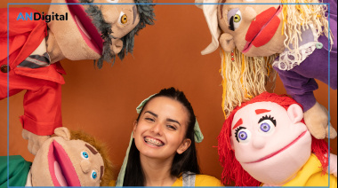 Títeres para adultos y música en vivo: “Renata y los últimos” llega al Teatro El Extranjero