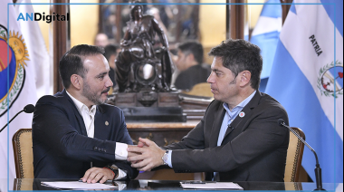 Kicillof visitó Corrientes y firmó convenios con Valdés