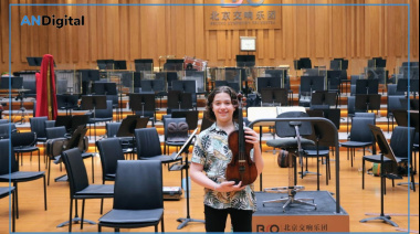 Violinista prodigio argentino interpretó a Piazzolla junto a la Sinfónica de Pekín