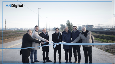Kicillof inauguró obras en Berazategui y volvió a cruzar a Milei