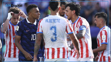 Mbappé se cruzó en redes sociales con una senadora paraguaya:  “Camerunés colonizado”
