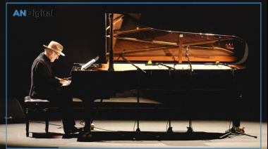 “Solo Piano”, el aclamado concierto de Ludovico Einaudi que llega al Teatro Colón