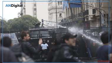 Tensión en el Congreso: incidentes, hidrantes y corridas durante el debate de la Ley de Propiedad Privada
