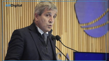 Luis Caputo descartó problemas con el dólar, miró al 2027 y sentenció: “El kirchnerismo no vuelve”