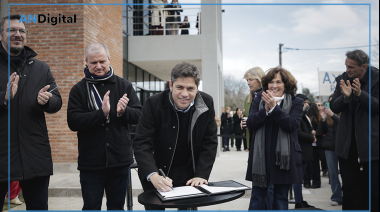 “Es de tarado”: Kicillof cruzó a Milei por el recorte en ciencia y la fuga de cerebros