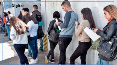 El empleo privado acumuló un año en caída y crece la migración al monotributo