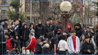 Mar del Plata: se juntaron a “farmear aura” en una plaza y terminaron a los piedrazos