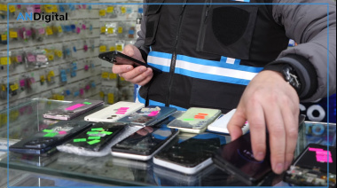 Tras el decreto de Jorge Macri, clausuraron 10 cuevas de celulares robados en Once