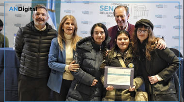 Verónica Magario encabezó el cierre de “Voces Adolescentes” en el Teatro Argentino de La Plata