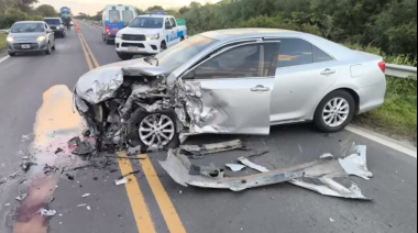 Accidente en Ruta 11: Aldo Leiva chocó contra un camión y fue sometido a controles médicos