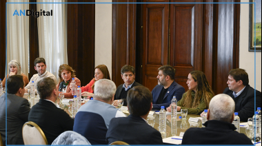 Kicillof firmó un convenio con intendentes para subsidiar a víctimas de violencia de género