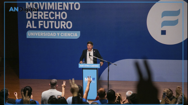 Kicillof muestra estructura nacional en Avellaneda y se posiciona como alternativa a Milei
