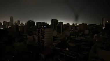 Semáforos apagados y barrios enteros sin luz: qué se sabe del corte en el AMBA