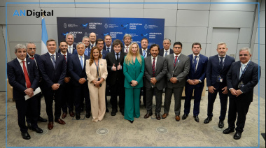 Argentina Week: Milei tuvo su foto con los 13 gobernadores que lo acompañaron a París