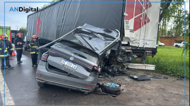 Otra tragedia en Ruta 2: un muerto y un herido tras el choque de una camioneta contra un camión