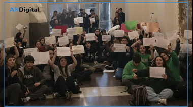 Estudiantes tomaron el Palacio Pizzurno en reclamo de fondos universitarios