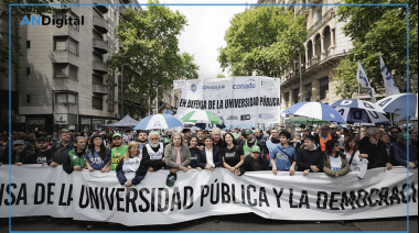 Kicillof en la marcha universitaria: “Ningún país crece destruyendo ciencia”