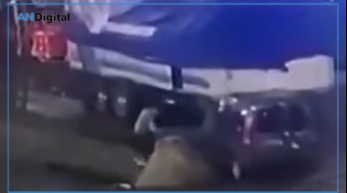 Tragedia en el Mercado Central: una joven murió arrollada por un acoplado y su hijo lo vio todo