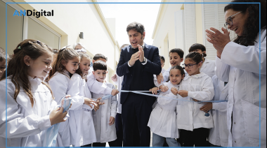 Kicillof inauguró obras en General Villegas y cruzó a Nación por las universidades