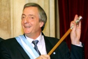 Senador libertario cree que Argentina hubiera crecido exponencialmente “si en 2003 no hubiese llegado Alí Babá”