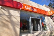 Salidera en La Plata: Sacó $ 70 M de un banco, le reventaron una rueda y se los robaron