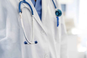 El nuevo esquema de residencias priorizará a los médicos que estudiaron en el país