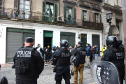 Desalojan inmueble ocupado hace años en pleno Casco Histórico porteño