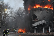 Comienza la demolición del edificio incendiado en Diagonal 77