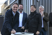Con críticas al ajuste de Milei, Kicillof y Katopodis hicieron campaña en la Primera Sección