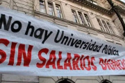 En medio del paro, el Gobierno anunció de apuro un aumento para docentes universitarios