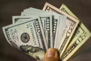 Economista afirmó que “para ser competitivos, el dólar debería estar más de $2.000”