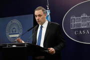 En el peor momento del Gobierno, Adorni se negó a responder preguntas en su “conferencia de prensa”
