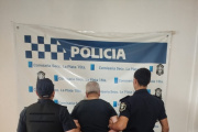 Melchor Romero: tres encapuchados armados asaltaron a un matrimonio y se llevaron una Amarok