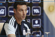 Alerta en la Selección: Scaloni habló de la molestia física de Messi
