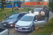 Violento doble asalto en Isidro Casanova: les robaron dos autos y un padre logró rescatar a sus hijas