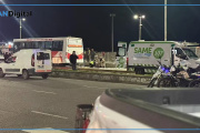 Un colectivo se subió a la rambla en Mar del Plata y atropelló a varias personas: Murió una mujer