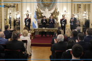 Diego Santilli juró como jefe de Gabinete con la sorpresiva presencia de Adorni