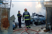 Trágico incendio en una vivienda de Los Hornos: murió una mujer y dos niños resultaron heridos