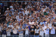 Alberto Samid aleccionó a los argentinos que se disfrazan de hinchas en los estadios del Mundial