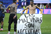 ¿Pueden suspender a los jugadores de la Selección por la bandera de Malvinas?
