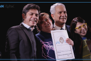 Kicillof y Alak entregaron 400 escrituras gratuitas a familias de La Plata