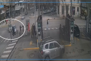 Locura en Mardel: conductora con licencia trucha chocó a un auto y atropelló a dos peatones