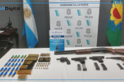 La Plata: amenazó a un vecino, disparó al aire, allanaron su departamento y encontraron un arsenal