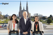 Julio Alak distinguió a Majo y Vicky Granatto: “La Plata volvió a ser la ciudad más feliz del mundo”