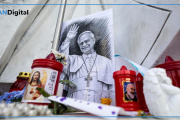 El Papa León XIV recibe el alta y sale del Policlínico Gemelli